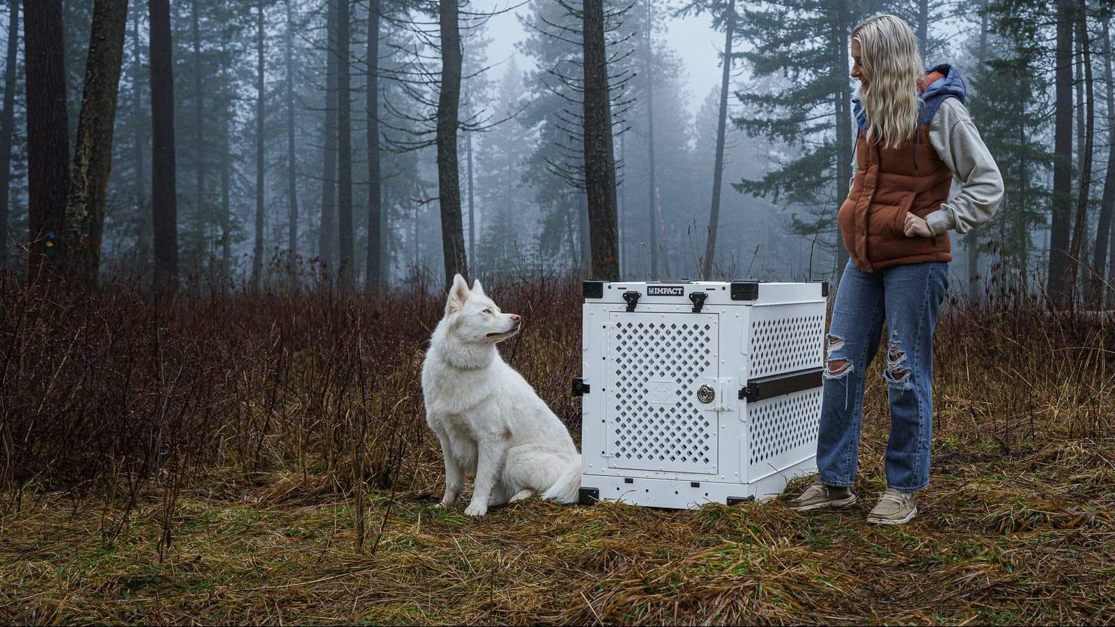 white-husky-collapsible-fog-desk
